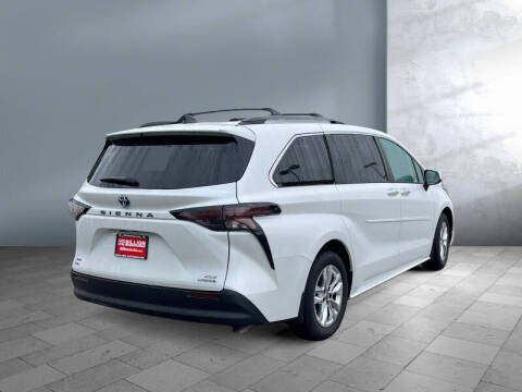 2024 Toyota Sienna XLE 7-Passenger
