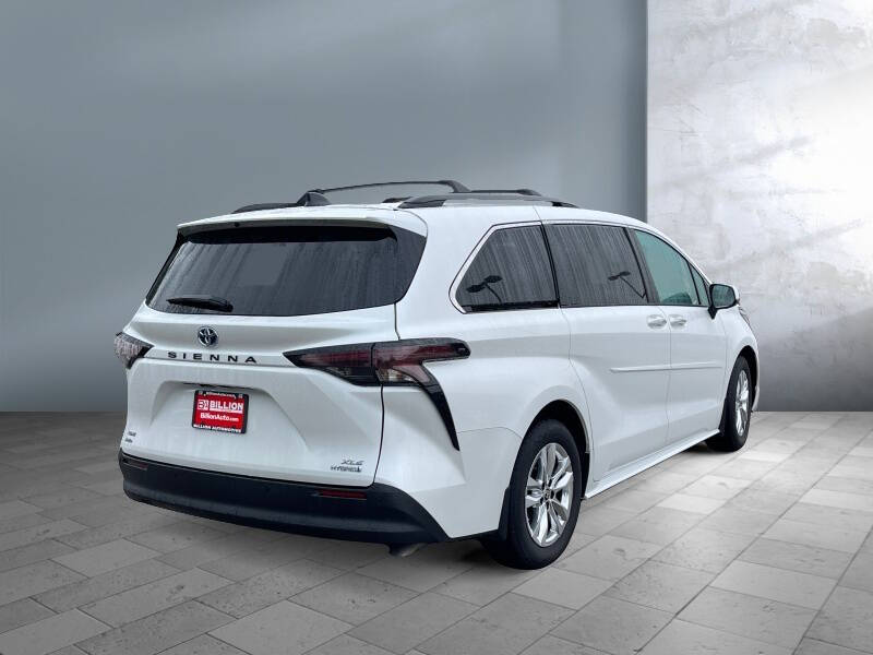 2024 Toyota Sienna XLE 7-Passenger