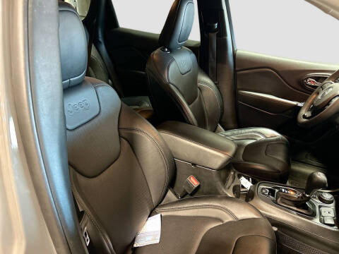 2023 Jeep Cherokee Altitude Lux