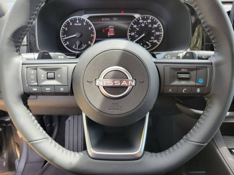 2025 Nissan Pathfinder SV