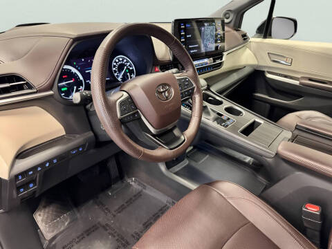 2023 Toyota Sienna Platinum 7-Passenger