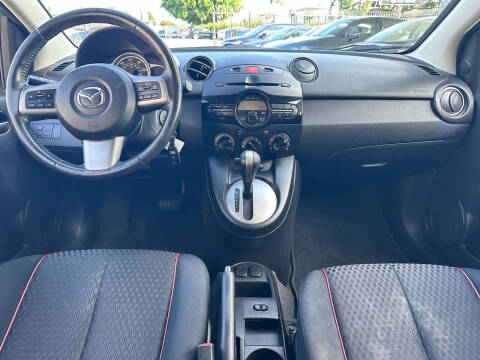 2013 Mazda MAZDA2 Touring