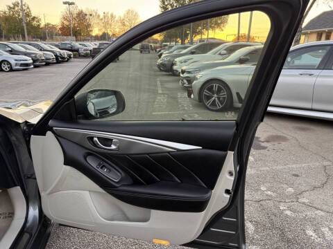 2015 Infiniti Q50 Premium