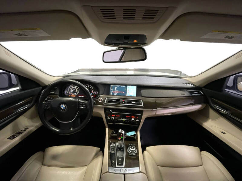 2012 BMW 7 Series 740i