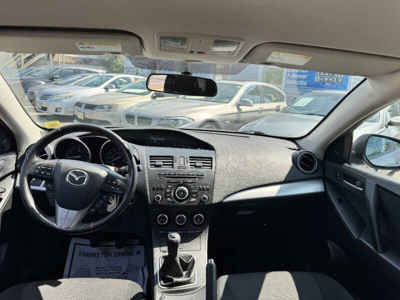 2013 Mazda MAZDA3 i Touring