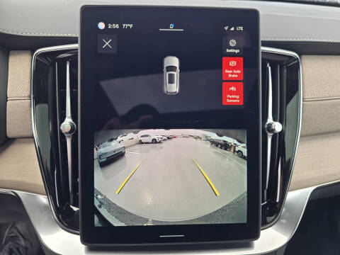 2025 Volvo XC90 B6 Core Bright Theme