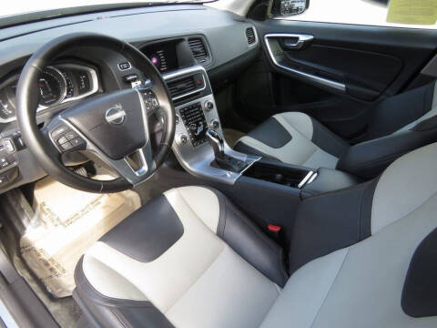 2018 Volvo V60 Cross Country T5 Premier