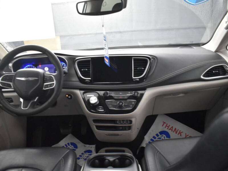 2022 Chrysler Pacifica Touring L