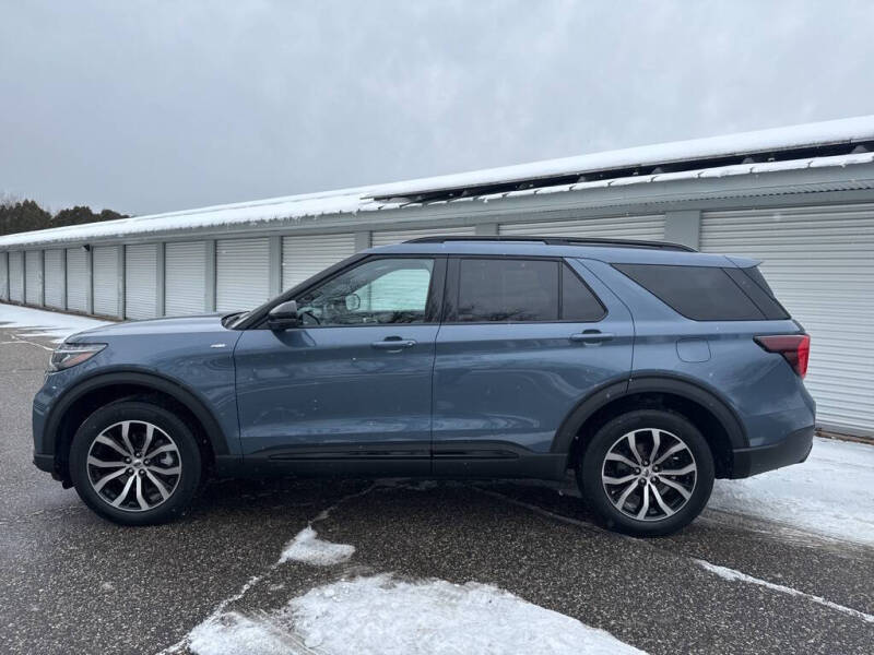 2025 Ford Explorer ST-Line