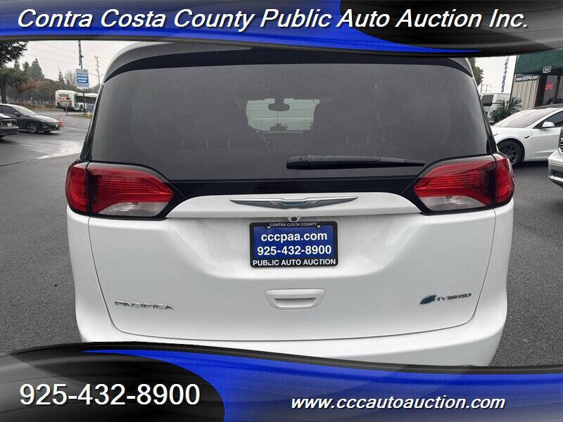 2017 Chrysler Pacifica Hybrid Touring Plus