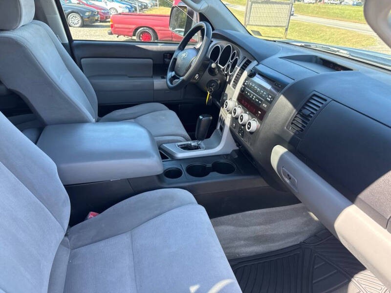 2008 Toyota Sequoia SR5