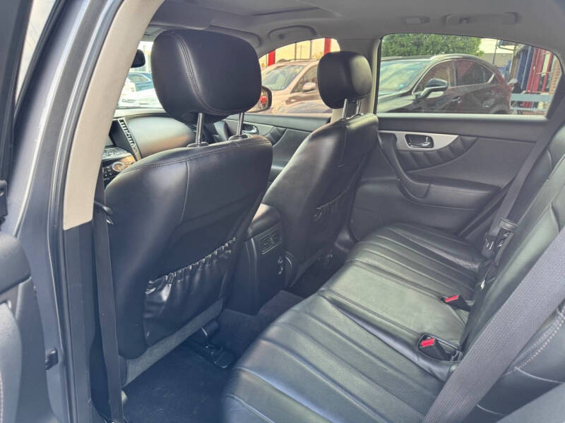 2017 Infiniti QX70