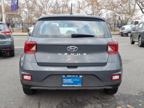 2024 Hyundai Venue SE