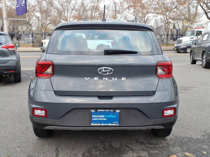 2024 Hyundai Venue SE