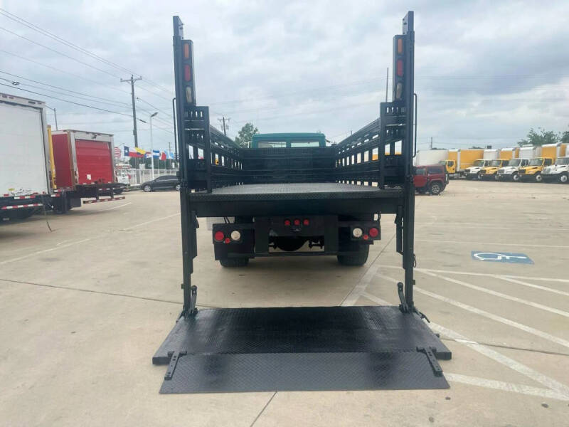 2001 Freightliner FL70