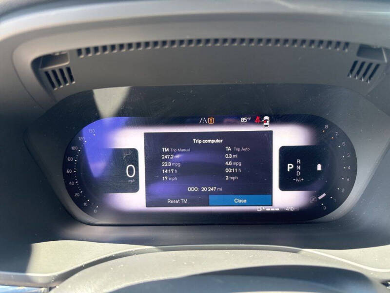 2024 Volvo XC60 B5 Core Dark Theme