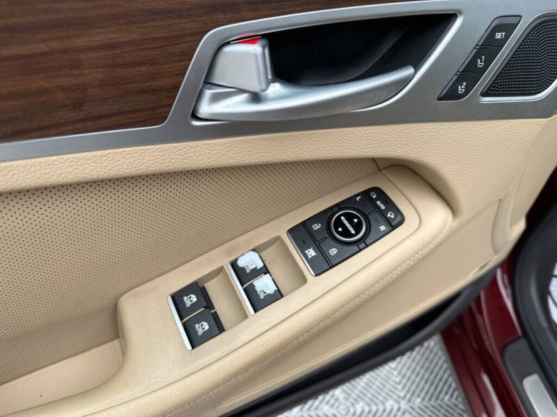 2016 Hyundai Genesis