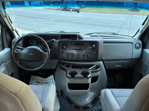 2013 Ford E-Series E-450 SD