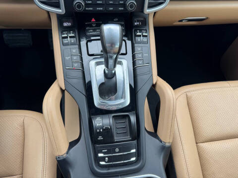 2018 Porsche Cayenne Platinum Edition