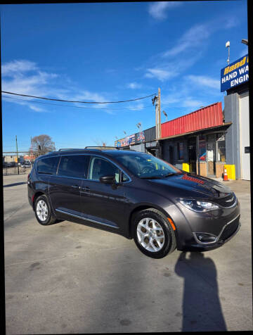 2017 Chrysler Pacifica Touring-L Plus