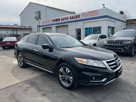 2014 Honda Crosstour for sale at Town Auto Sales Inc in Waterbury CT
