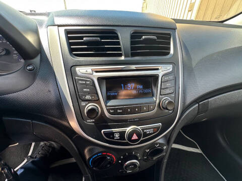 2017 Hyundai Accent SE