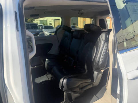 2017 Chrysler Pacifica Touring