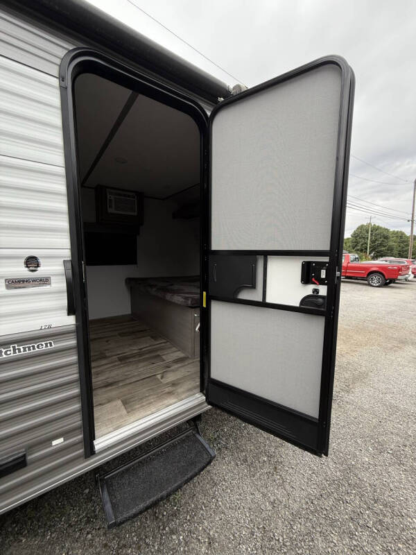 2024 Coleman CM17R24