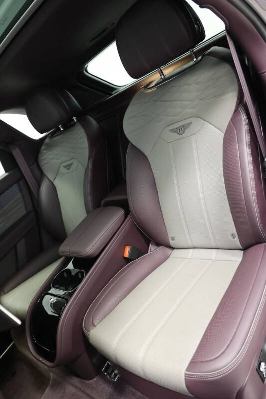 2023 Bentley Bentayga EWB