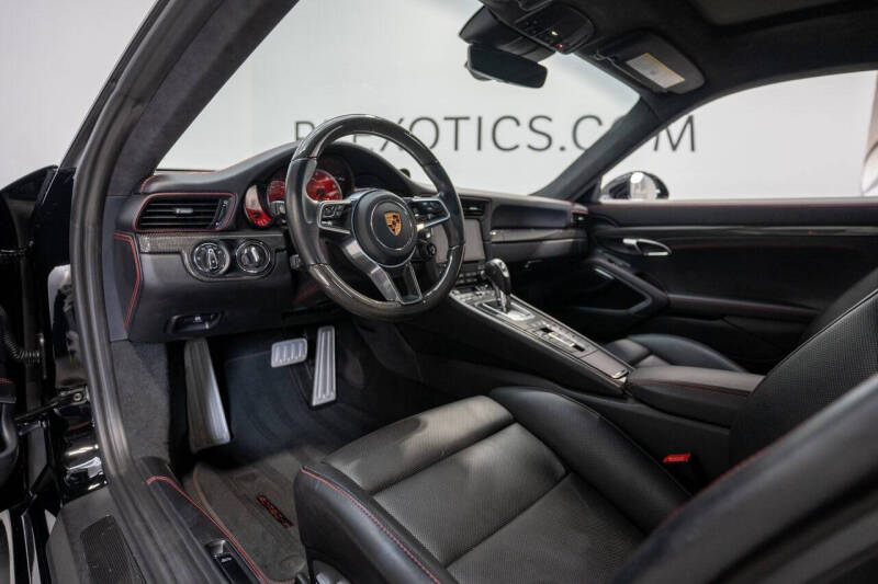 2017 Porsche 911 Turbo S