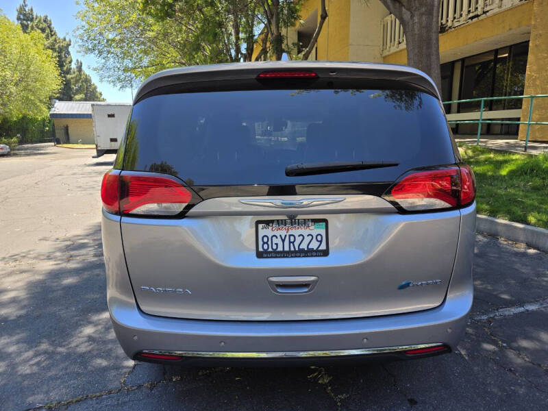 2018 Chrysler Pacifica Hybrid Limited