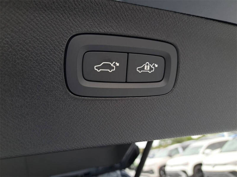 2026 Volvo XC90 B5 Core