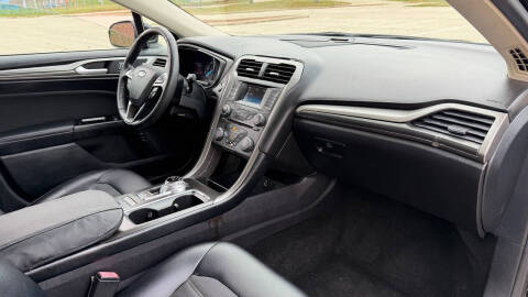 2017 Ford Fusion Hybrid SE