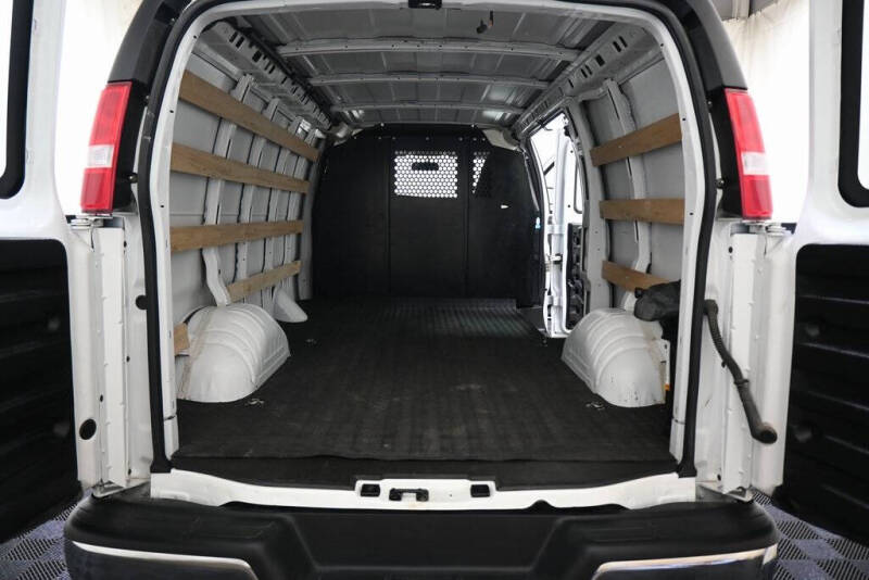 2023 Chevrolet Express 2500