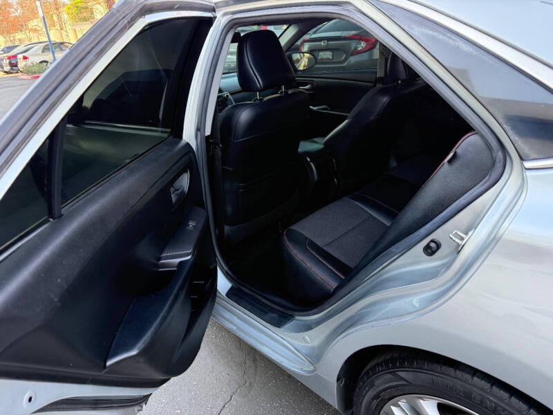 2016 Toyota Camry SE