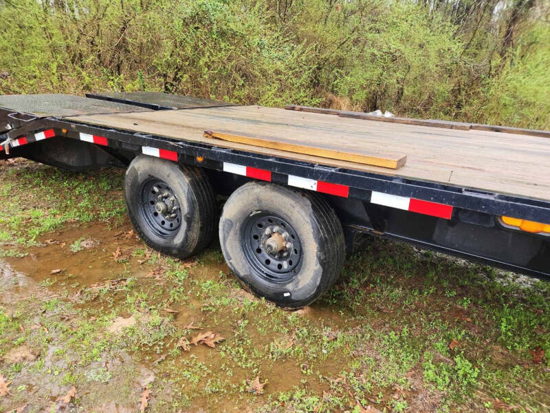 2022 Load Trail 30' Flatbed