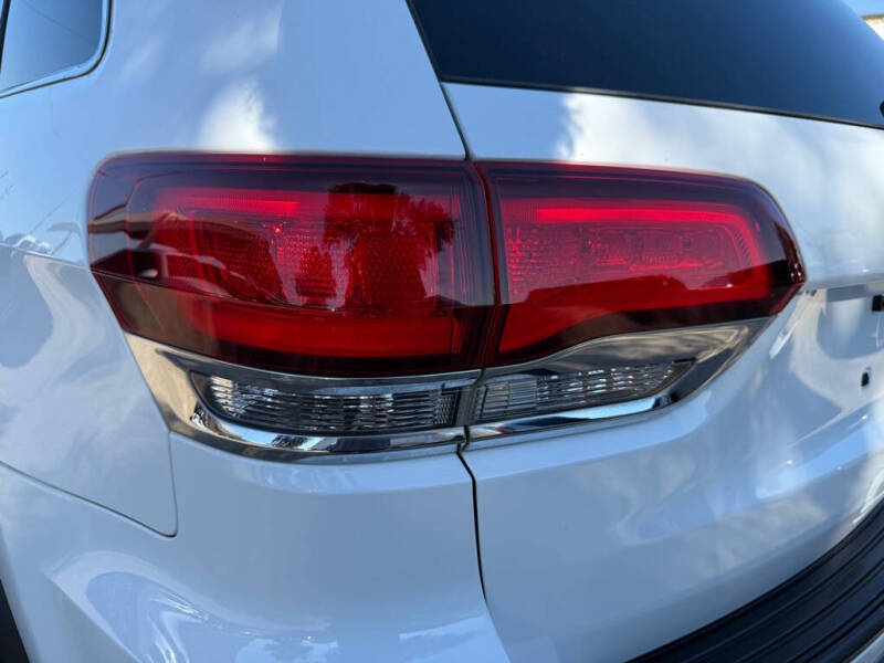 2020 Jeep Grand Cherokee Laredo