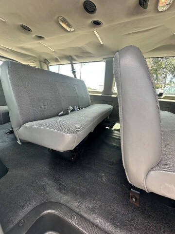 2003 Ford E-Series E-350 SD XLT