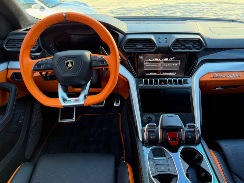 2023 Lamborghini Urus S