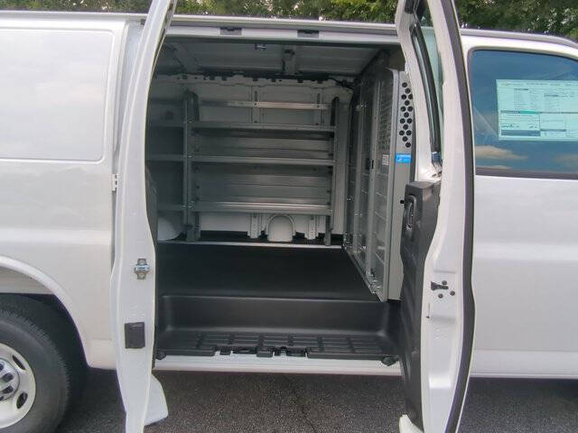 2025 Chevrolet Express 2500