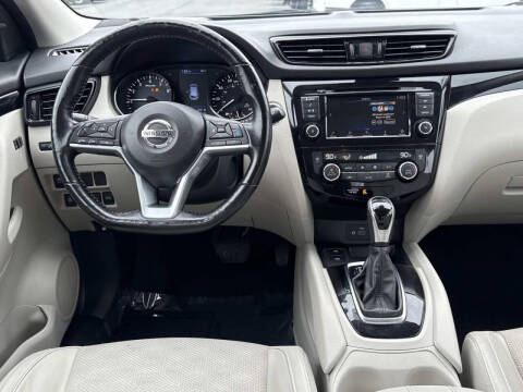 2022 Nissan Rogue Sport SV