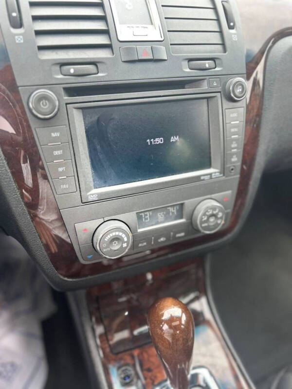 2011 Cadillac DTS Premium Collection