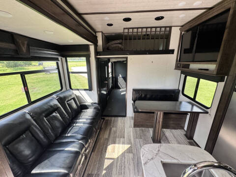 2021 Dutchmen Voltage