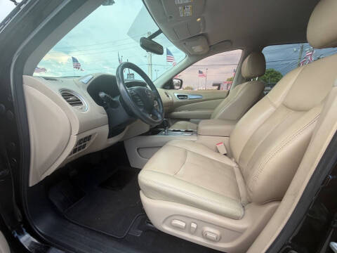 2017 Nissan Pathfinder SL