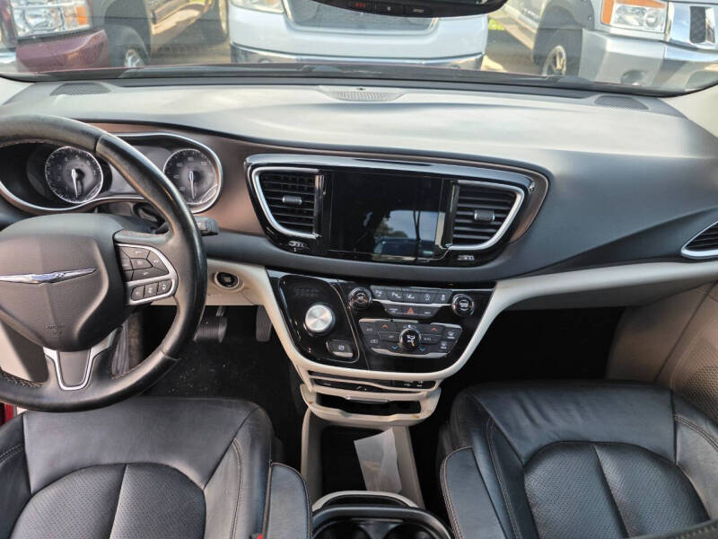 2017 Chrysler Pacifica Touring-L Plus