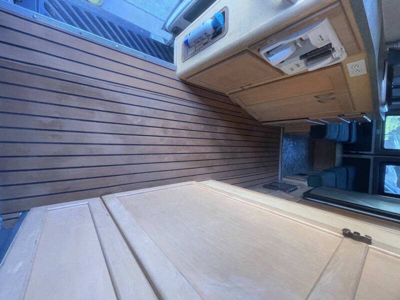 2004 Pleasure Way Plateau TS