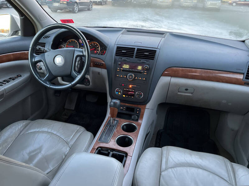 2007 Saturn Outlook XR photo 8