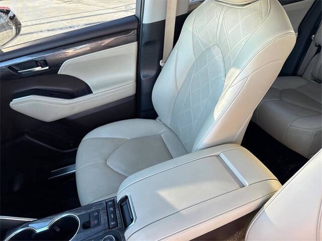 2021 Toyota Highlander Platinum