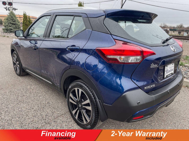 2020 Nissan Kicks SR