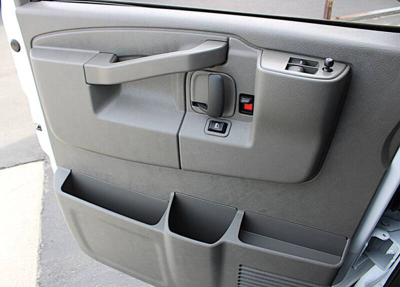 2025 GMC Savana 2500